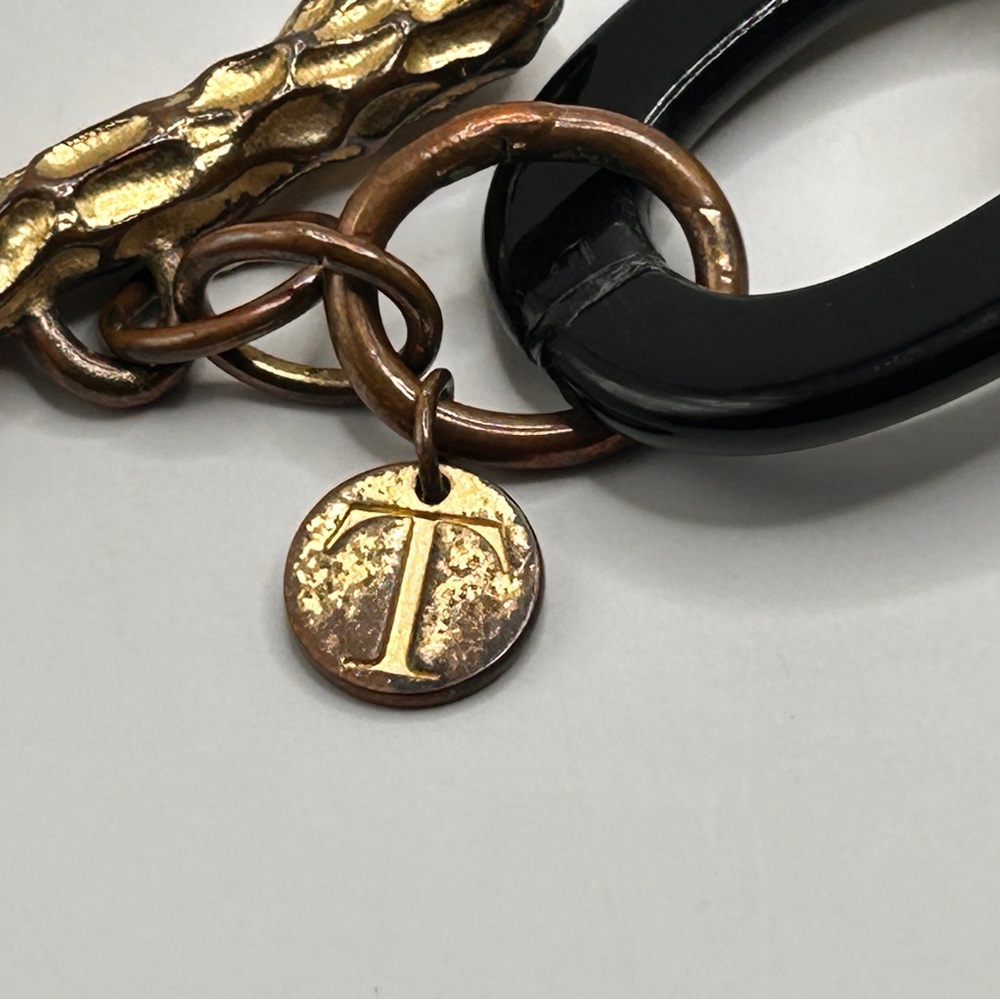 Vintage Trifari* Wide Hammered Gold & Black Open Link Bracelet w/Toggle Clasp 8” - Picture 2 of 8